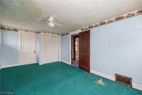 255 E 42nd Street Lorain OH 44052