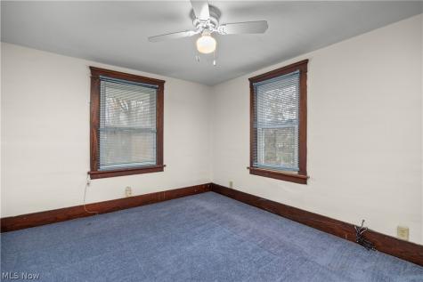 255 E 42nd Street Lorain OH 44052