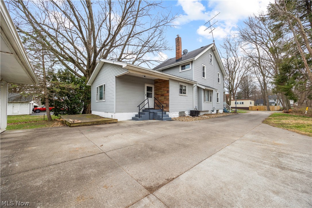 255 E 42nd Street Lorain OH 44052
