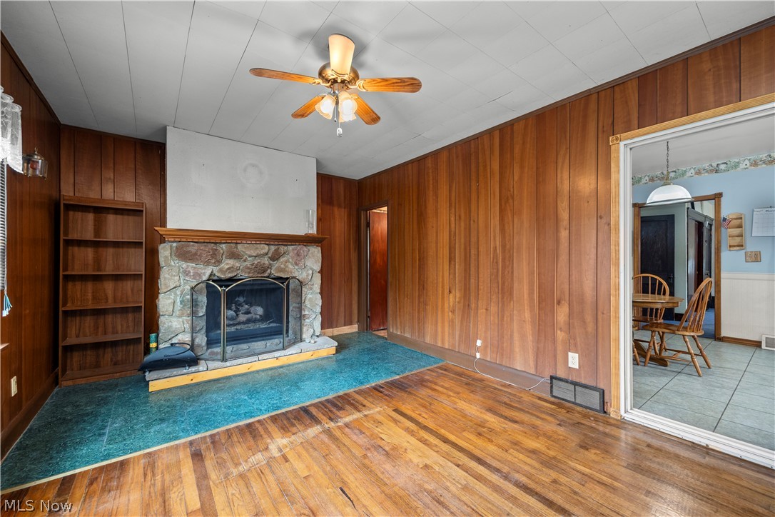 255 E 42nd Street Lorain OH 44052