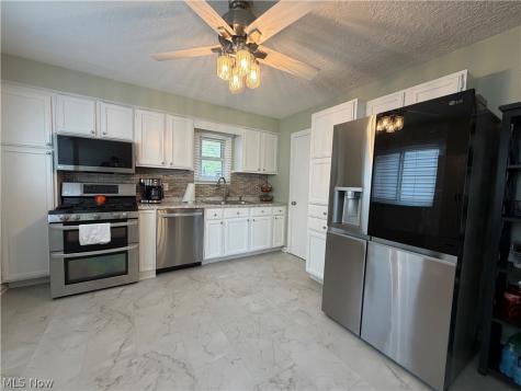 4219 Brockley Avenue Sheffield Lake OH 44054
