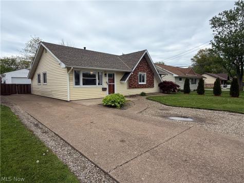4219 Brockley Avenue Sheffield Lake OH 44054