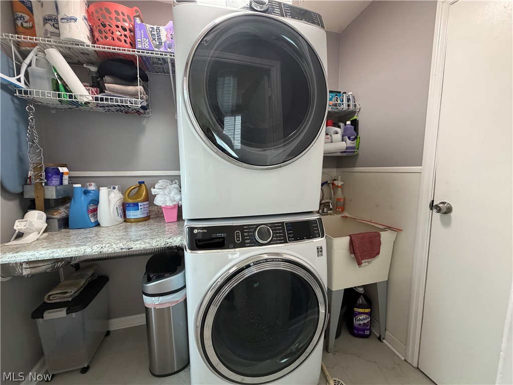 4219 Brockley Avenue Sheffield Lake OH 44054