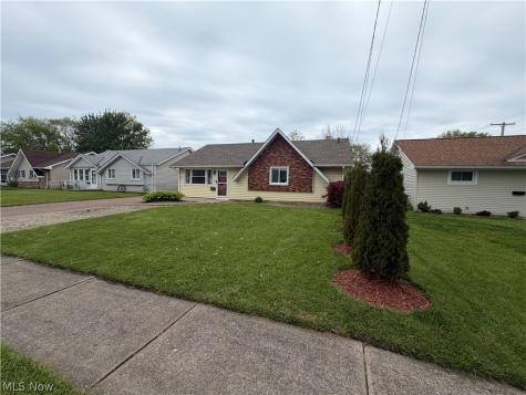 4219 Brockley Avenue Sheffield Lake OH 44054