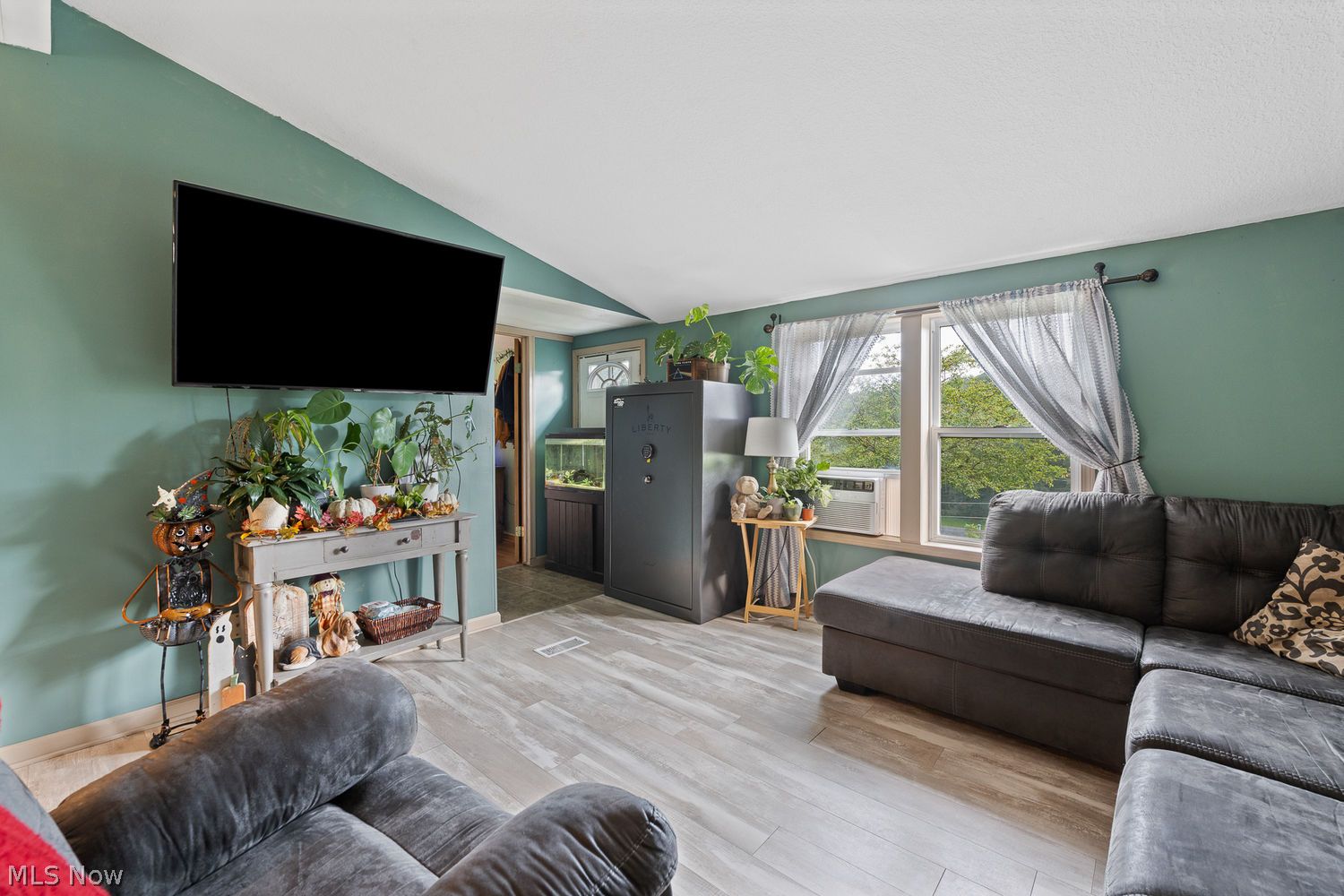 1323 Brussel Road NE Carrollton OH 44615