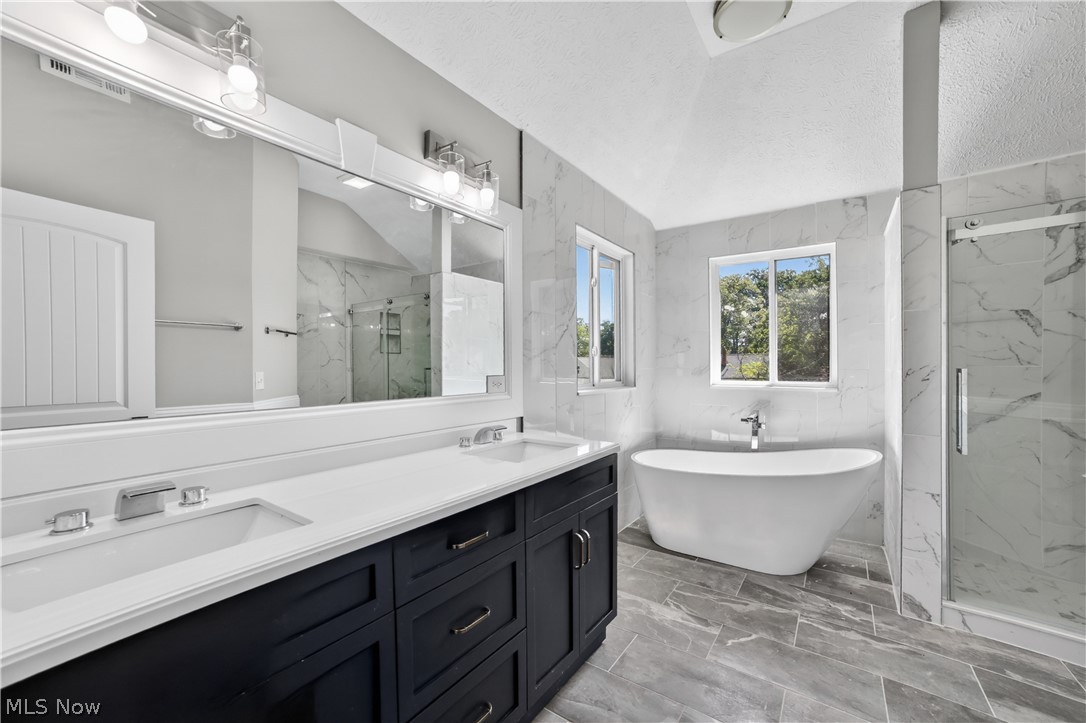 487 Parkside Drive Bay Village OH 44140