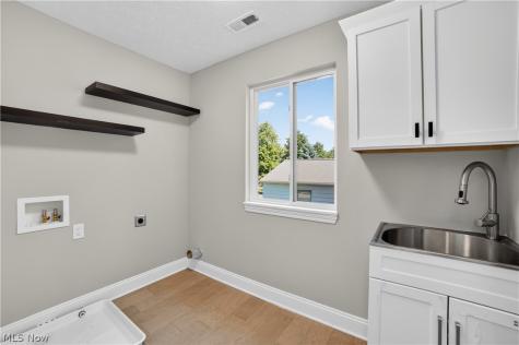 487 Parkside Drive Bay Village OH 44140