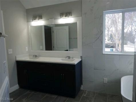 487 Parkside Drive Bay Village OH 44140