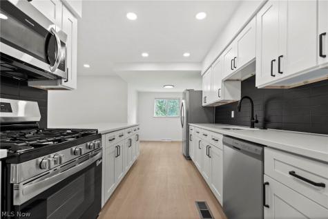 6389 Barton Road North Olmsted OH 44070
