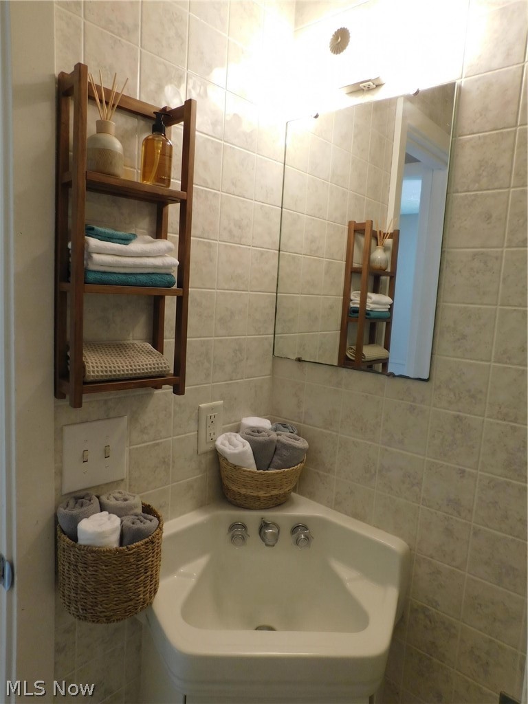 7386 Lake Road Madison OH 44057