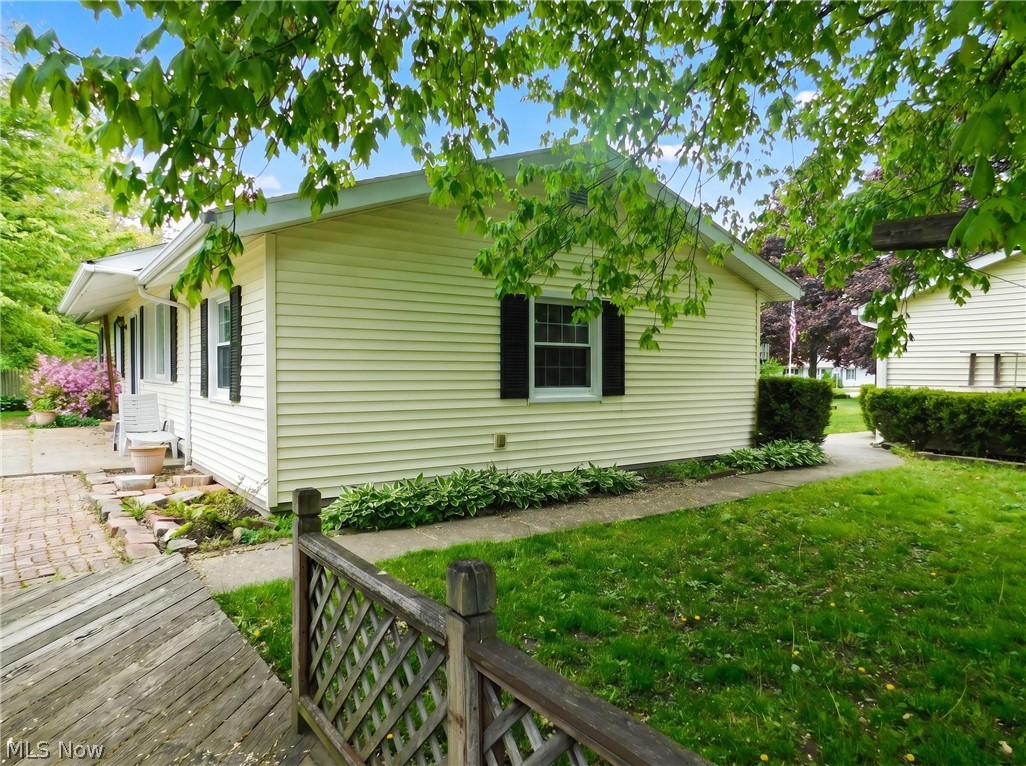 7386 Lake Road Madison OH 44057