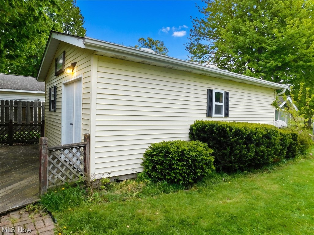 7386 Lake Road Madison OH 44057