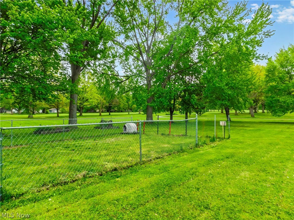 7386 Lake Road Madison OH 44057