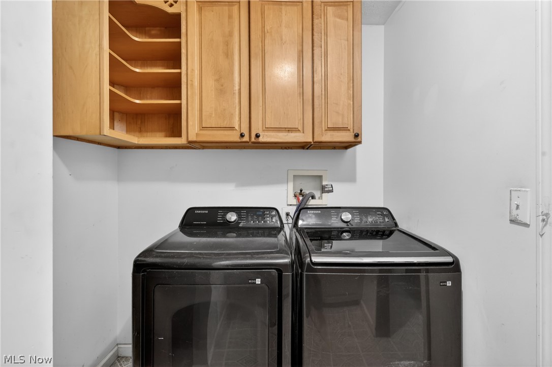 4745 W Lagoon Road West Farmington OH 44491
