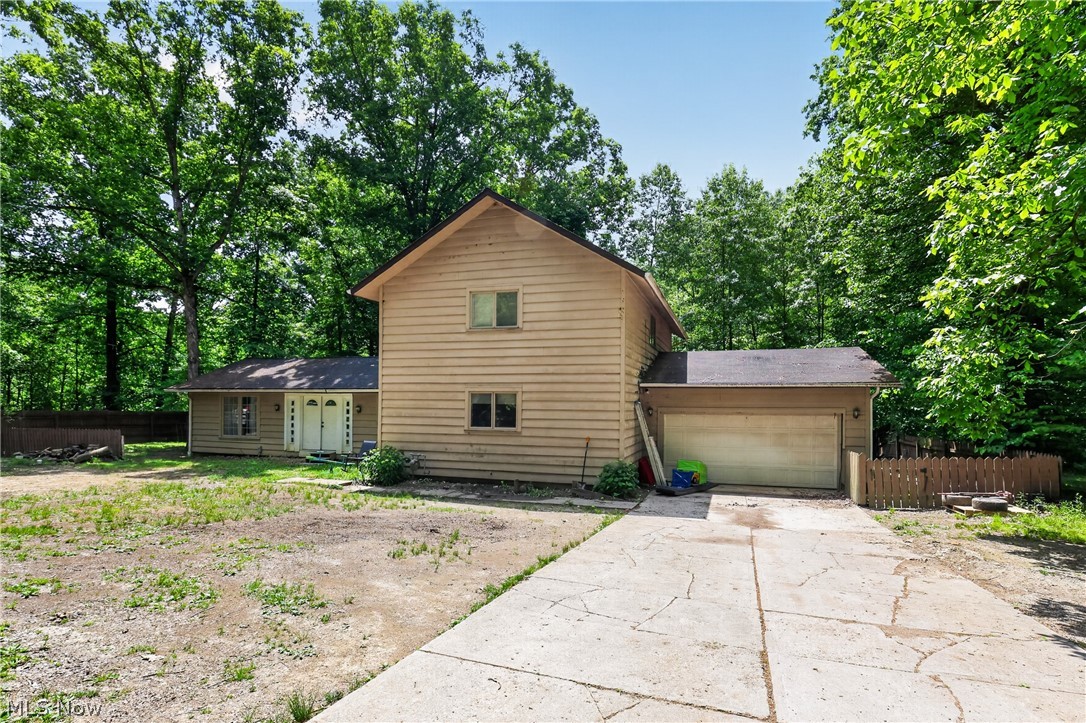 4745 W Lagoon Road West Farmington OH 44491