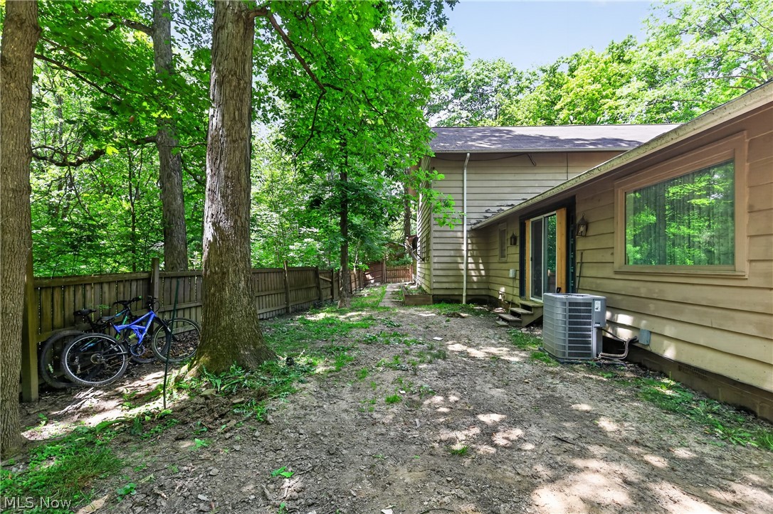 4745 W Lagoon Road West Farmington OH 44491