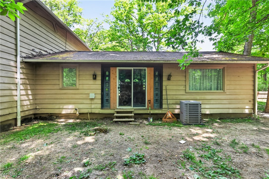 4745 W Lagoon Road West Farmington OH 44491