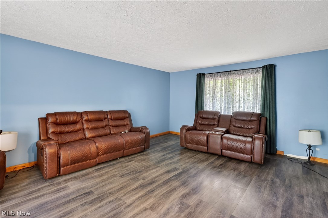4745 W Lagoon Road West Farmington OH 44491