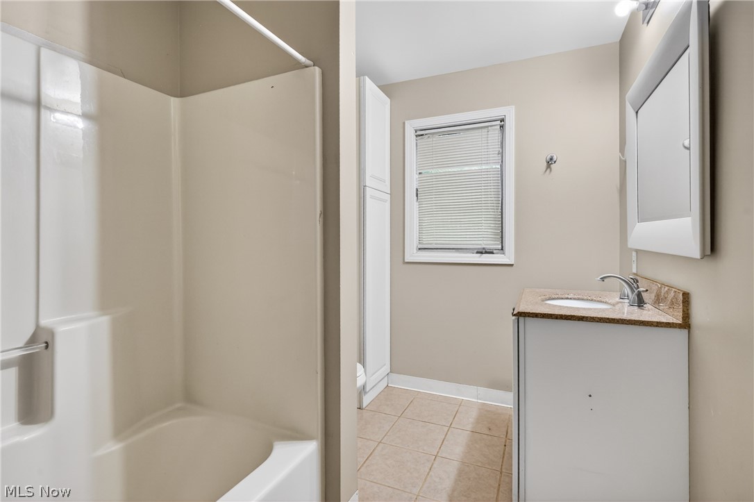 4745 W Lagoon Road West Farmington OH 44491