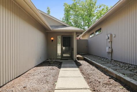13063 Olympus Way Strongsville OH 44149