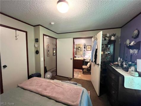 13 Cherokee Lane Creston OH 44217