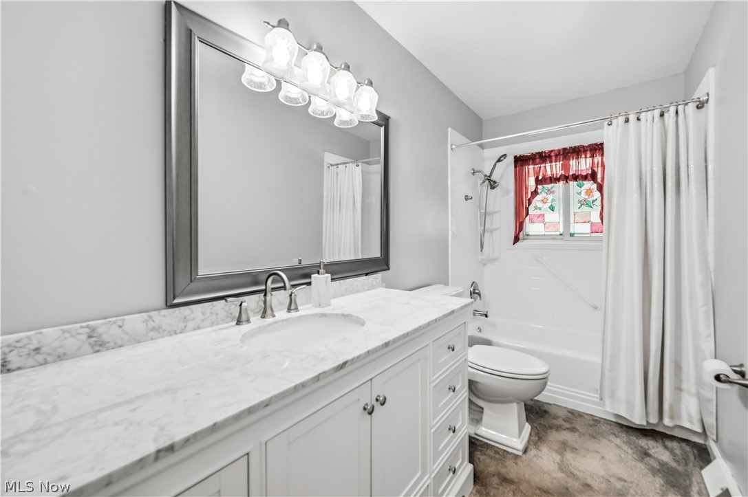 7842 Venice Heights Drive NE Warren OH 44484