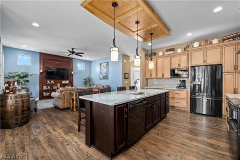 802 Shadow Creek Trail Amherst OH 44001