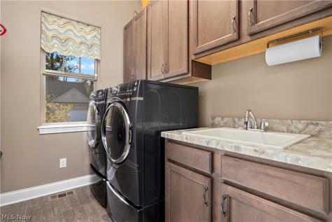 802 Shadow Creek Trail Amherst OH 44001