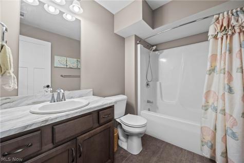 802 Shadow Creek Trail Amherst OH 44001