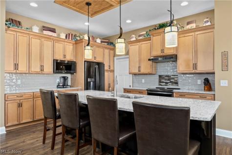 802 Shadow Creek Trail Amherst OH 44001