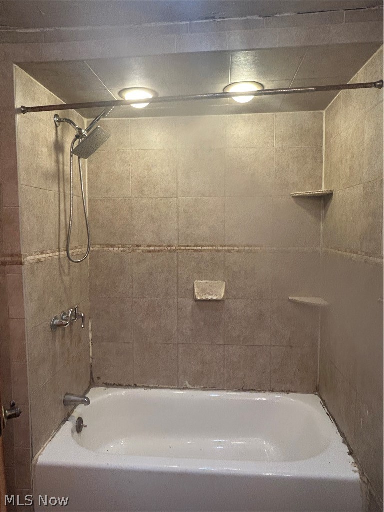 1498 Overlook Drive Akron OH 44314