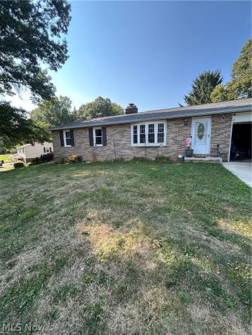 6641 Hillfield Street NW North Canton OH 44720