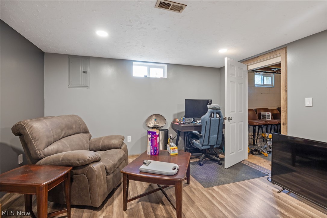 6641 Hillfield Street NW North Canton OH 44720
