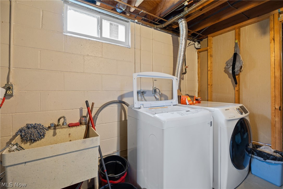 6641 Hillfield Street NW North Canton OH 44720