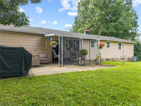 6641 Hillfield Street NW North Canton OH 44720
