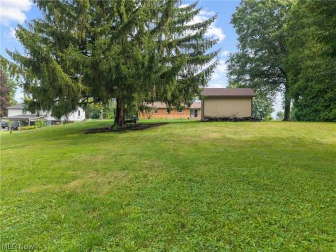 6641 Hillfield Street NW North Canton OH 44720