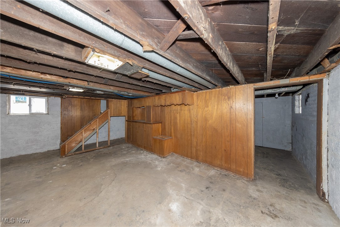 1116 Adelaide Avenue SE Warren OH 44484