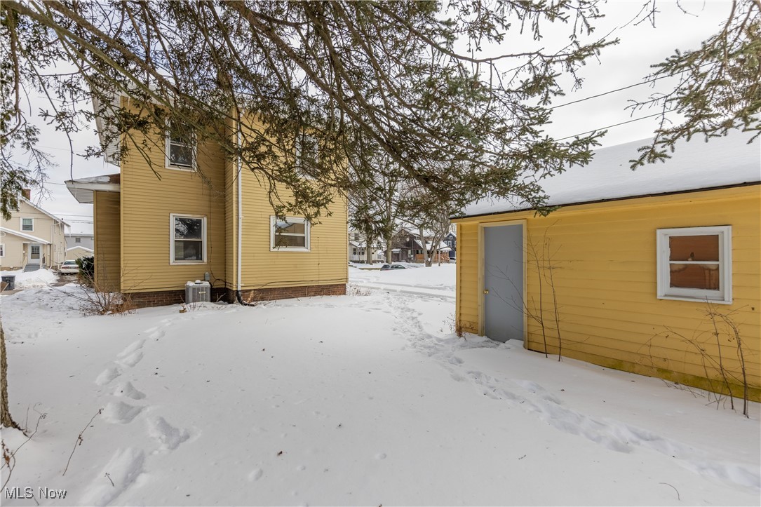 1116 Adelaide Avenue SE Warren OH 44484