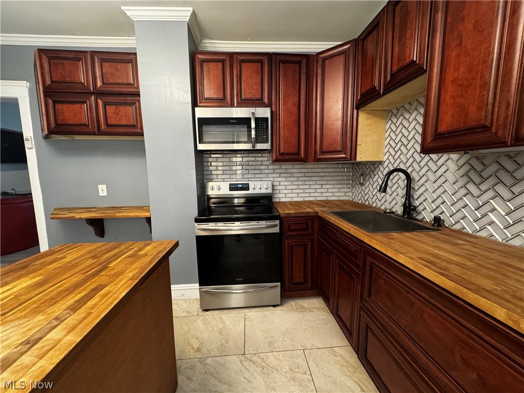 10420 Kempton Avenue Cleveland OH 44108