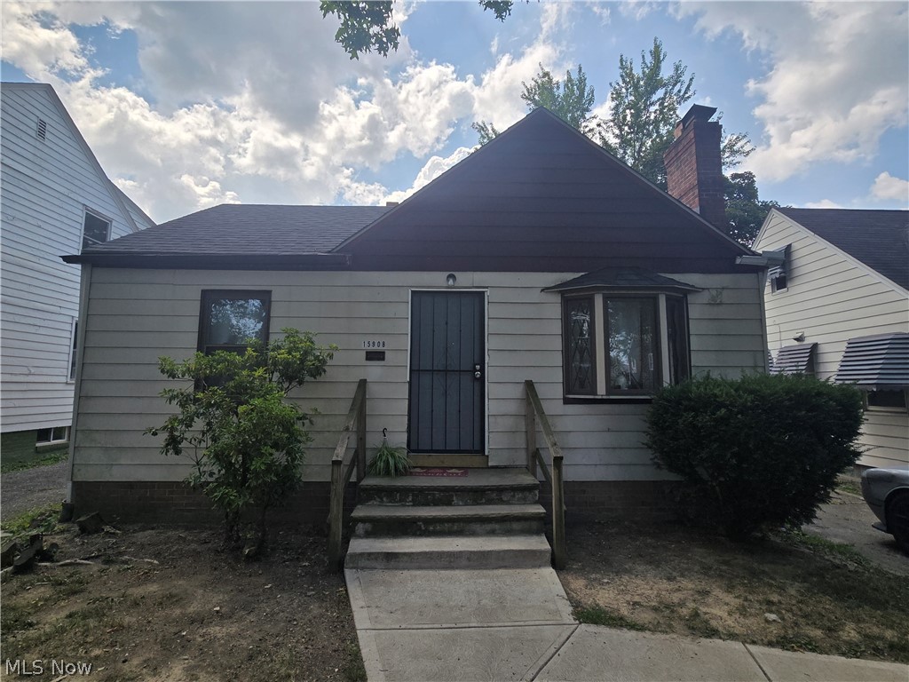 15908 Invermere Avenue Cleveland OH 44128