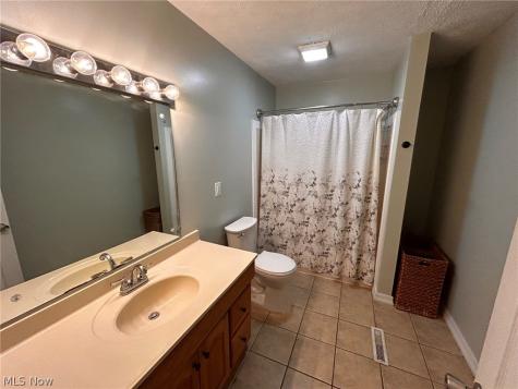 104 Shamrock Drive Marietta OH 45750