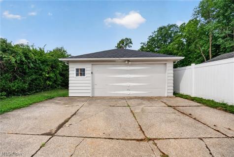 6202 Westminster Drive Parma OH 44129
