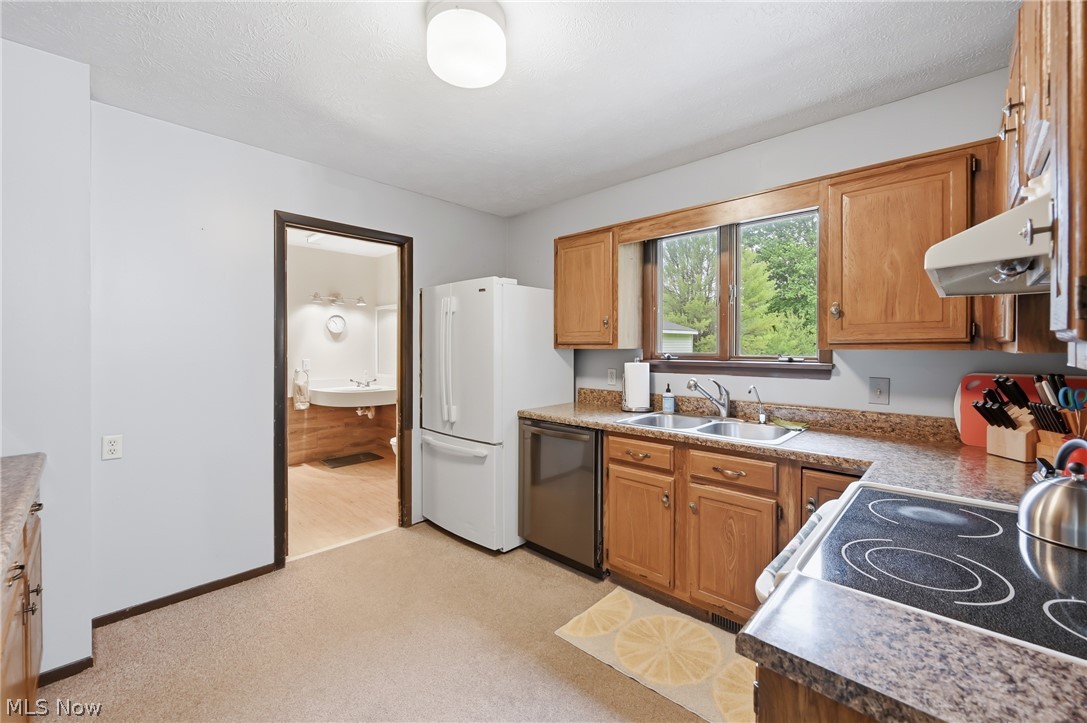2821 Wilson Sharpsville Road Cortland OH 44410