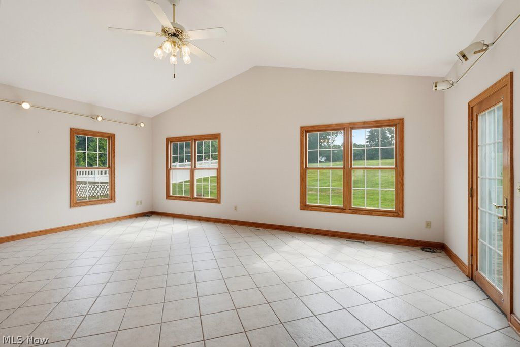 154 Whittlesey Drive Tallmadge OH 44278