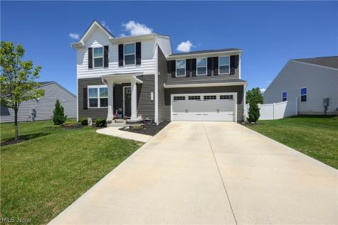2741 Bishop Oval Barberton OH 44203
