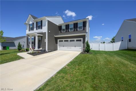 2741 Bishop Oval Barberton OH 44203