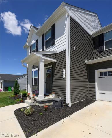 2741 Bishop Oval Barberton OH 44203
