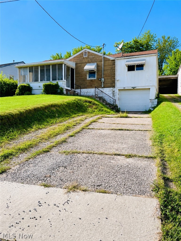 129 S Surry Road East Liverpool OH 43920