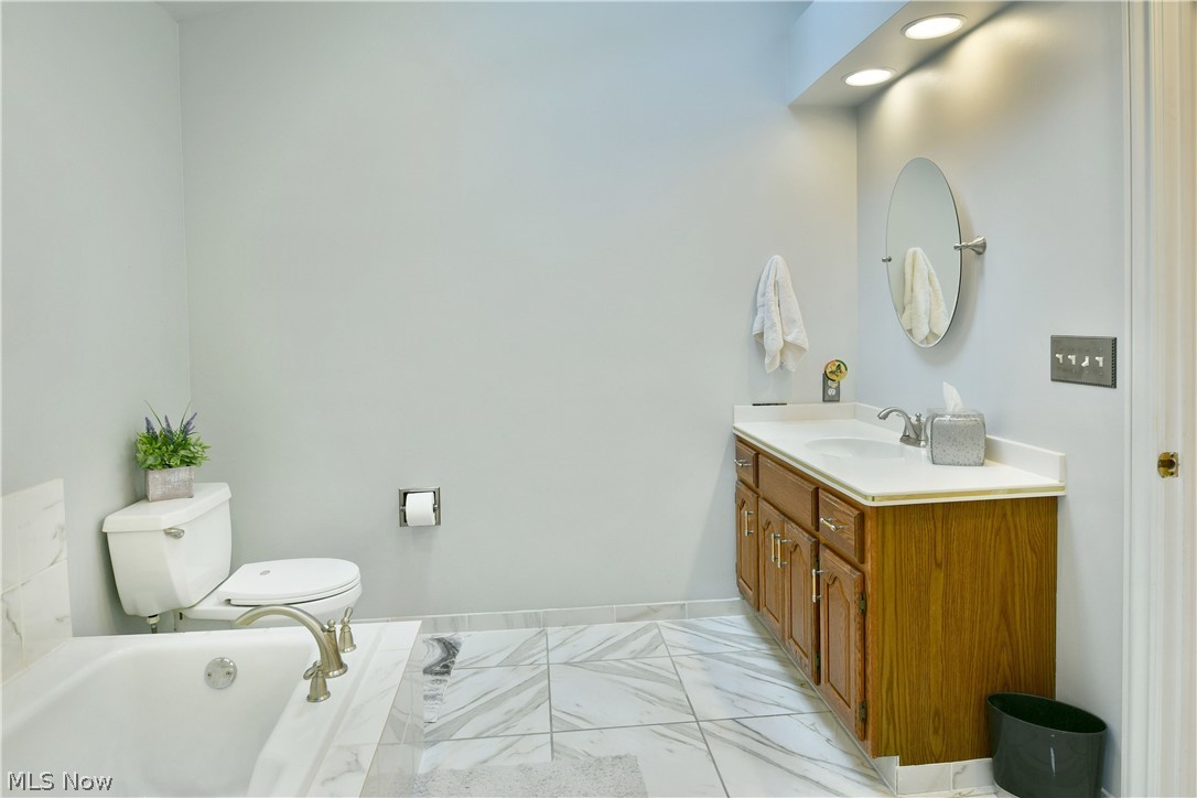 8965 South Street SE Warren OH 44484