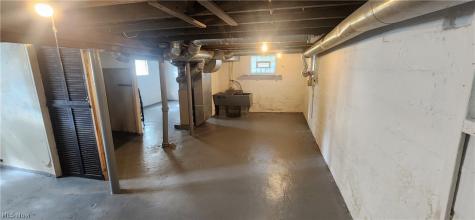2180 W 104th Street Cleveland OH 44102